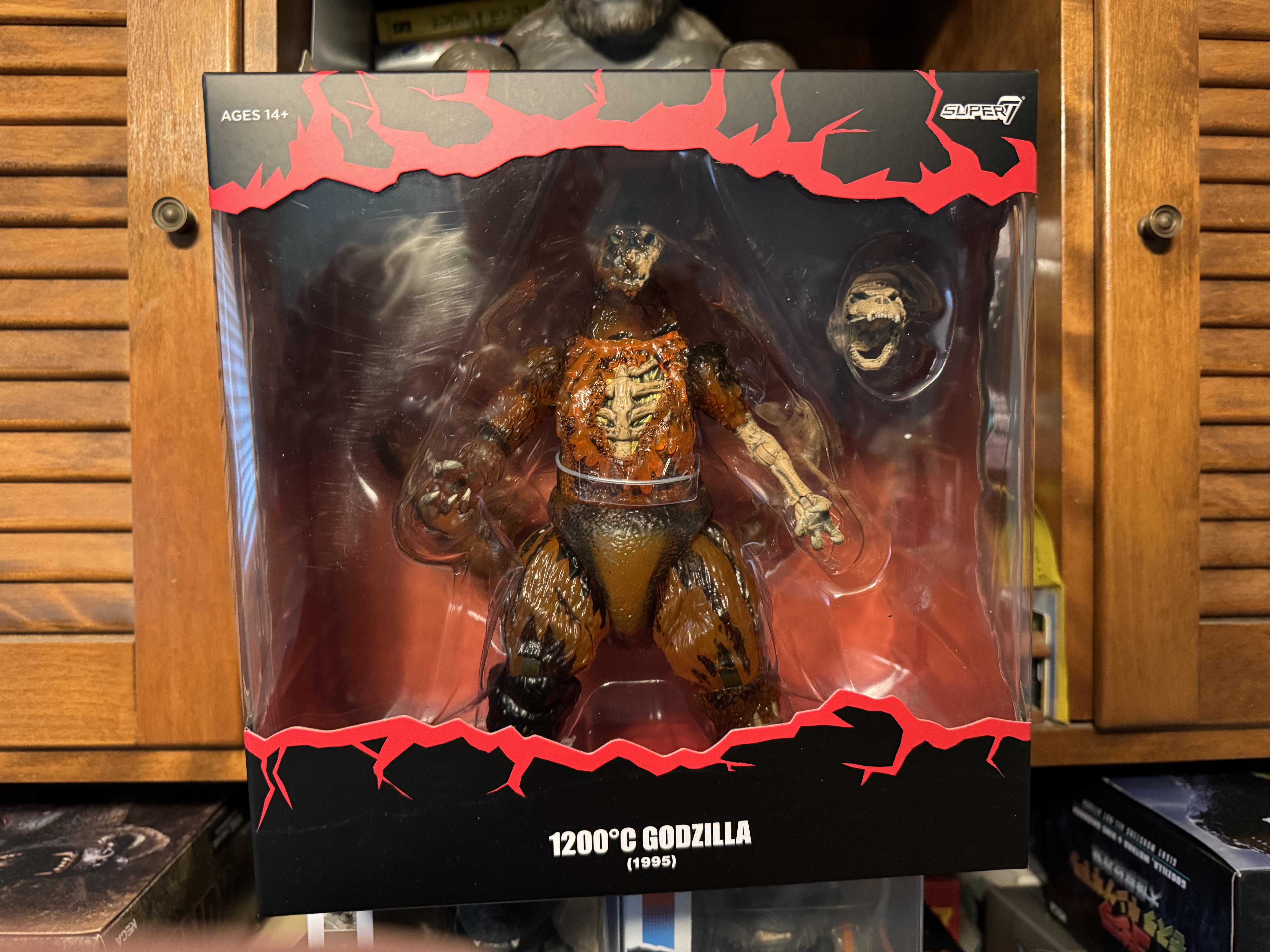 Super7 Toho Ultimates 1200ºC Godzilla figurina 21 cm