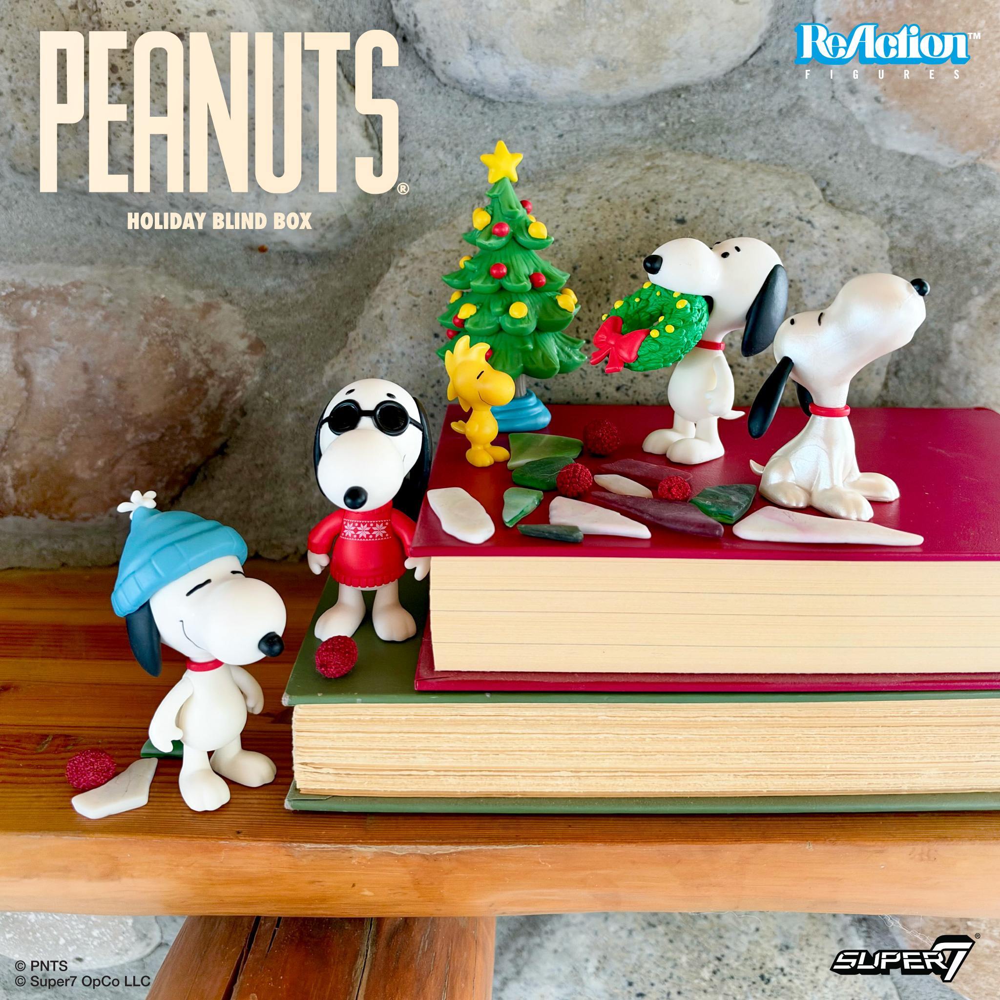 Super7 Peanuts Wave 11 Snoopy Holiday figurine set 12 blind box