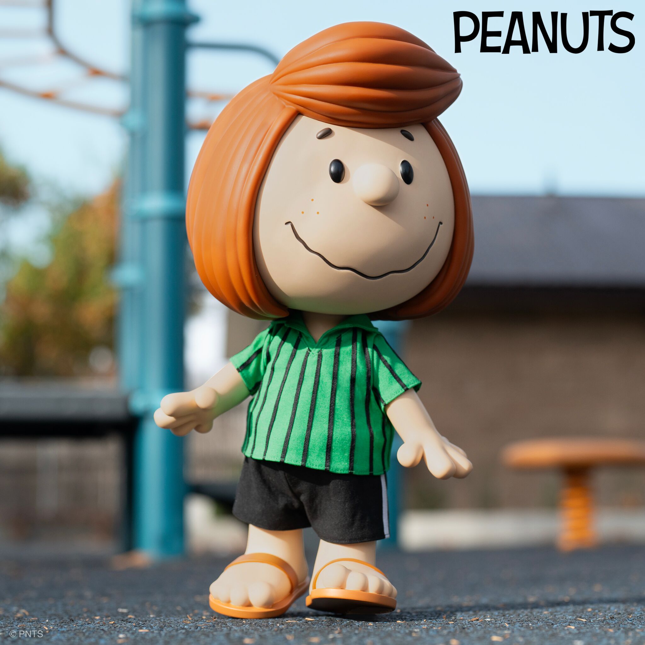 Super7 Peanuts SuperSize Peppermint Patty figurina vinil 43cm