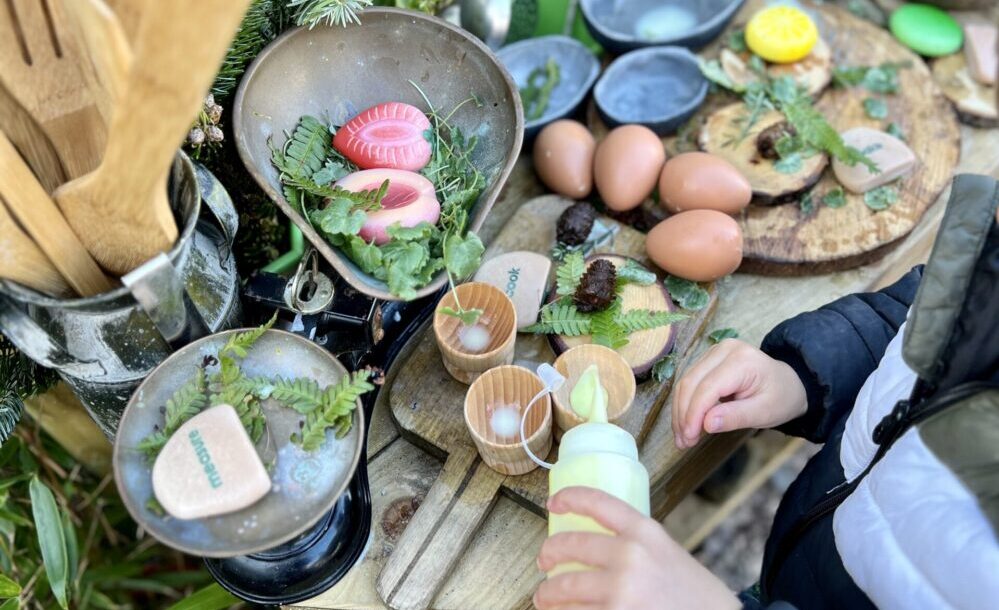 Yellow Door Mud Kitchen set bucatarie noroi