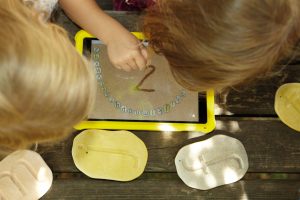 Yellow Door Letter Formation app litere mici