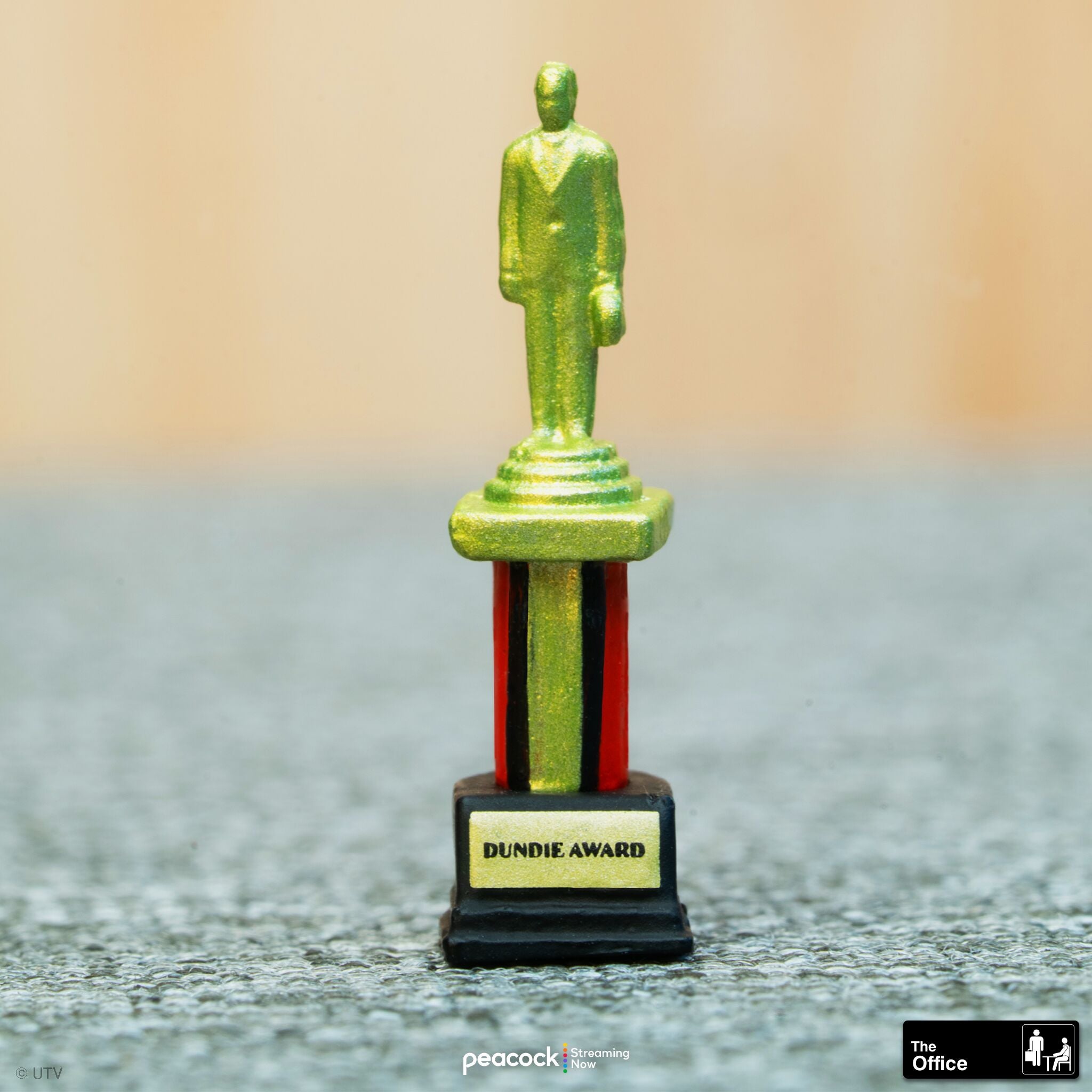 Super7 The Office ReAction Wave 2 figurina Pam Beesly Dundie